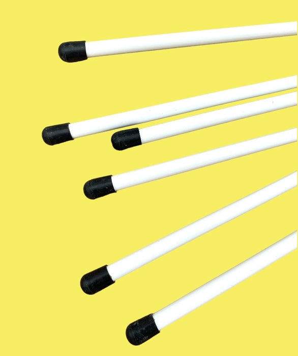 MALA vimpelstang til rytmisk gymnastik.
Klassisk hvid vimpelstang i glasfiber, med endeprop i gummi, samt øje og svirvel til vimpelmontering.
Rigtig god kvalitet. 
Designet til at give gymnasten optimal effekt af koreografier, sving og kast med vimplen. 
Fås i to længder, 45 cm til børn/junior og 57 cm til voksne gymnaster. 
