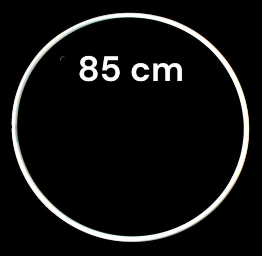 SIDNEY Pastorelli Tøndebånd. 
Snit diameter 14-15 mm. 
Fås i størrelse 80, 85 og 90 cm, som refererer til tøndebåndets indre diameter.
Tøndebåndet er hvidt og sælges uden tøndebåndstape. Se vores enorme udvalg af tøndebåndstape!
Tøndebåndet SIDNEY fra Pastorelli er produceret i high density polyethylen (HDPE), hvilket gør tøndebåndet utroligt stærkt og formstabilt.  Særligt velegnet til junior- og seniorbegyndere.